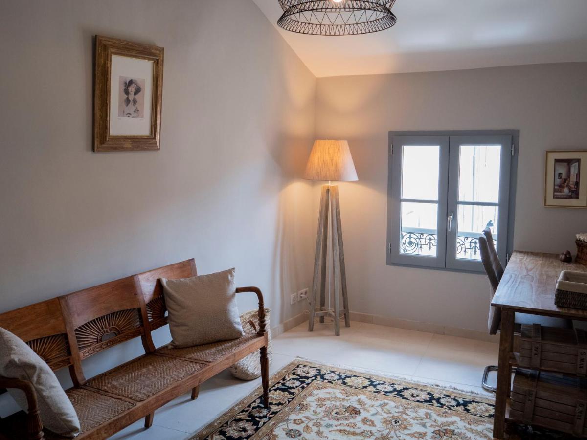 Cozy Nest In The Center Of Isle Sur La Sorgue For 4 People Apartment L'Isle-sur-la-Sorgue Bagian luar foto