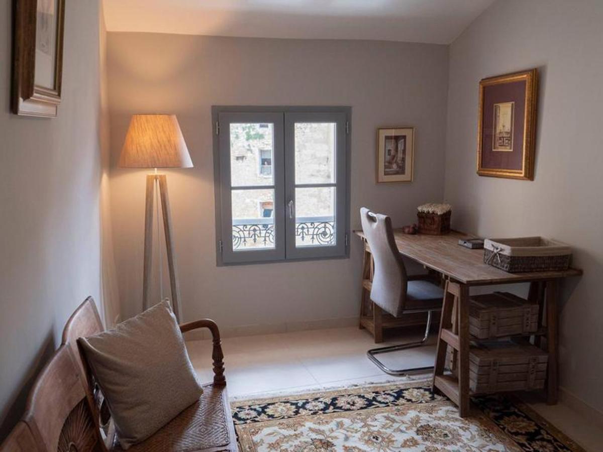 Cozy Nest In The Center Of Isle Sur La Sorgue For 4 People Apartment L'Isle-sur-la-Sorgue Bagian luar foto